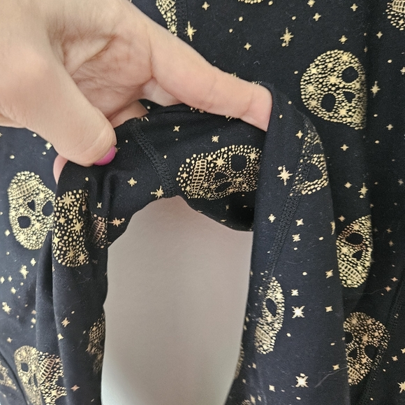 Torrid active skull leggings - Picture 3 of 6